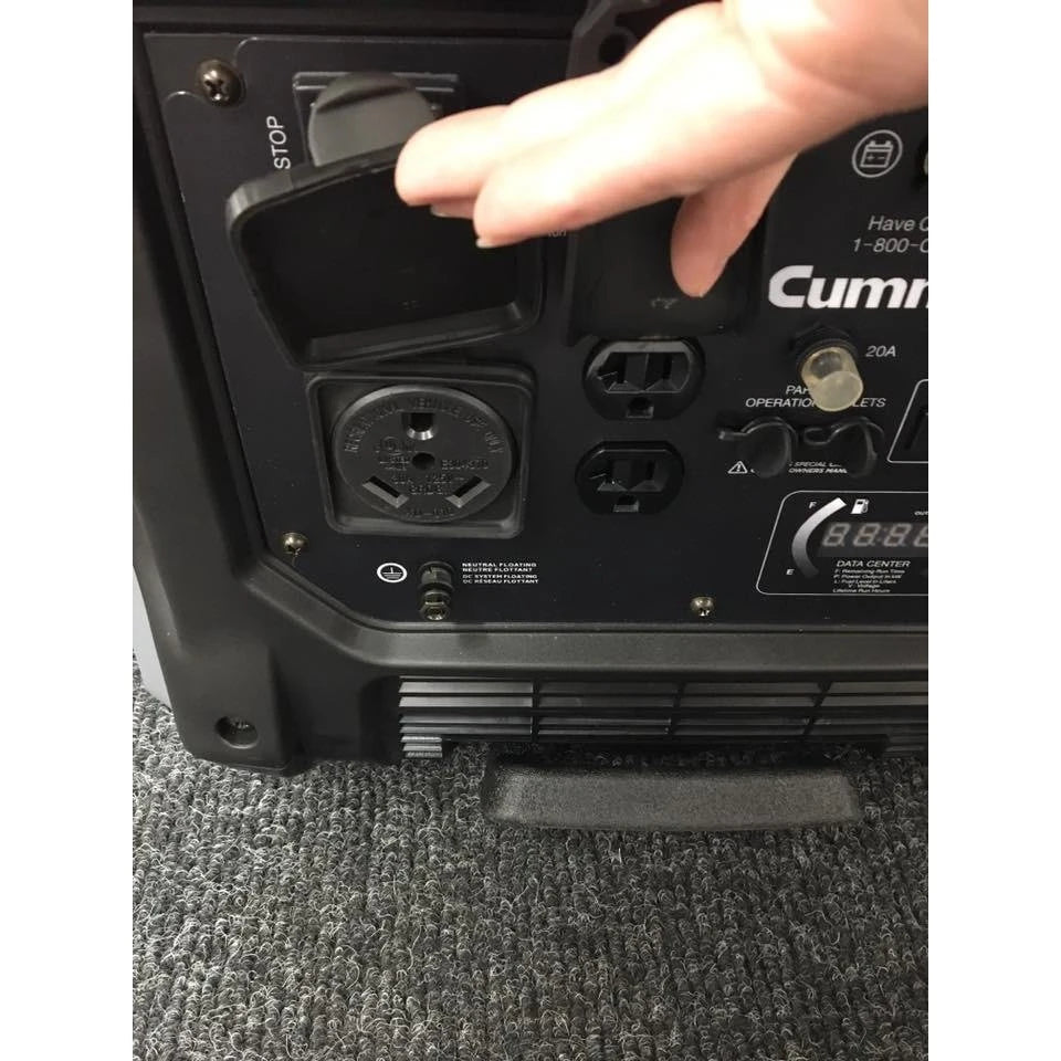 Cummins P4500i 3700W/4500W Onan A058U955 Remote Start Gas Inverter Generator