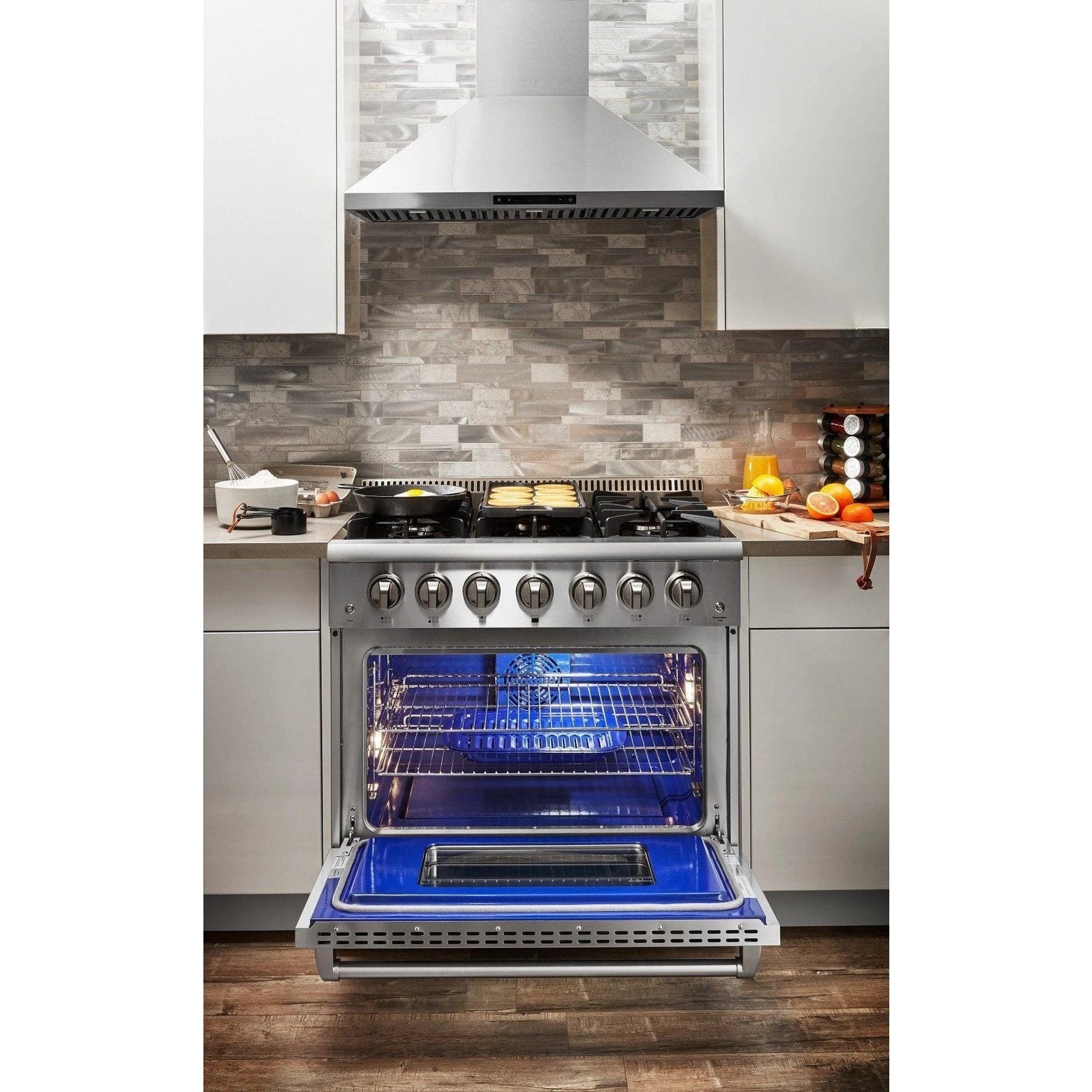 Thor Kitchen 36 in. Natural Gas Range & 36 in. Range Hood Professional Appliance Package, AP-HRG3618U