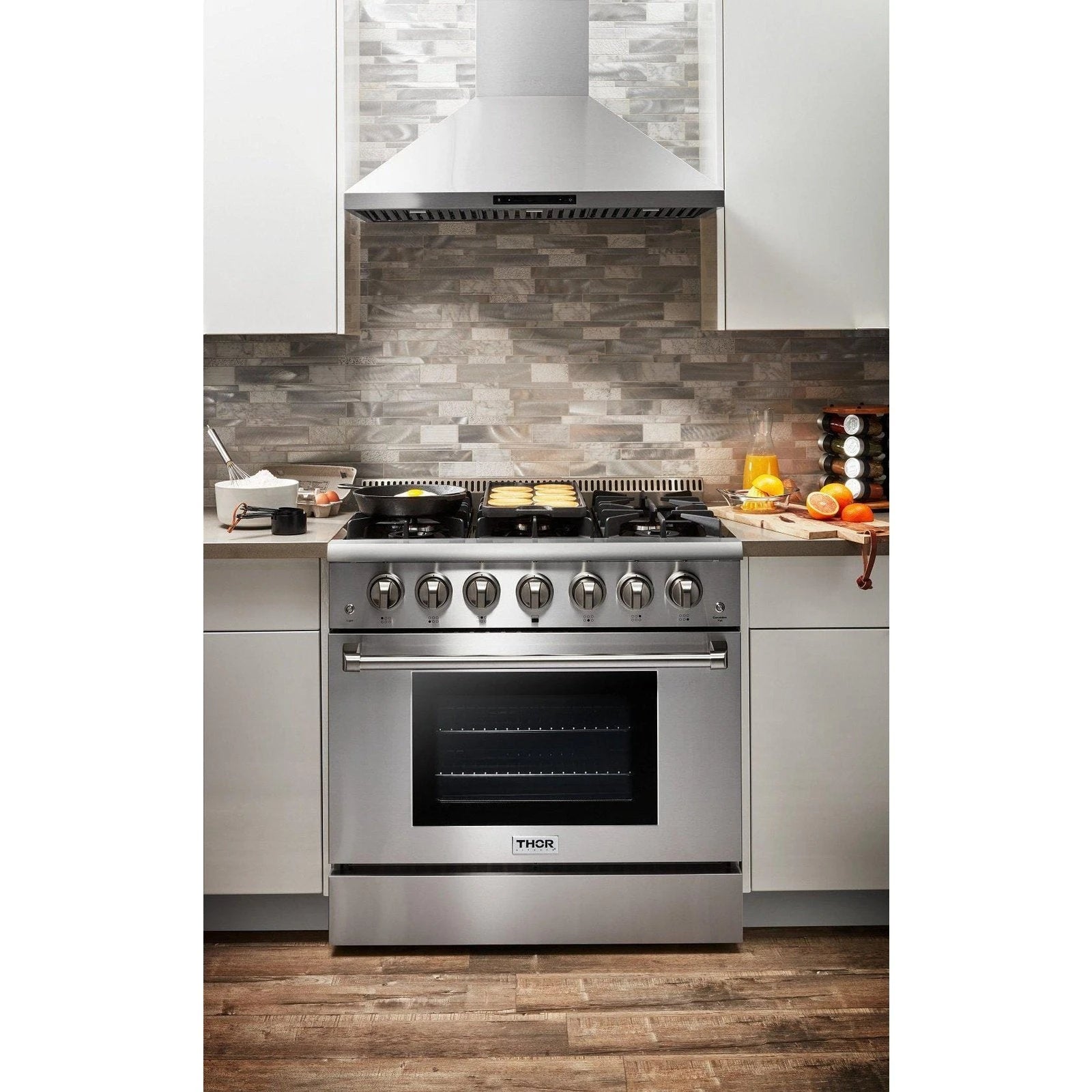 Thor Kitchen 36 in. Professional Natural Gas Range in Stainless Steel - HRG3618U