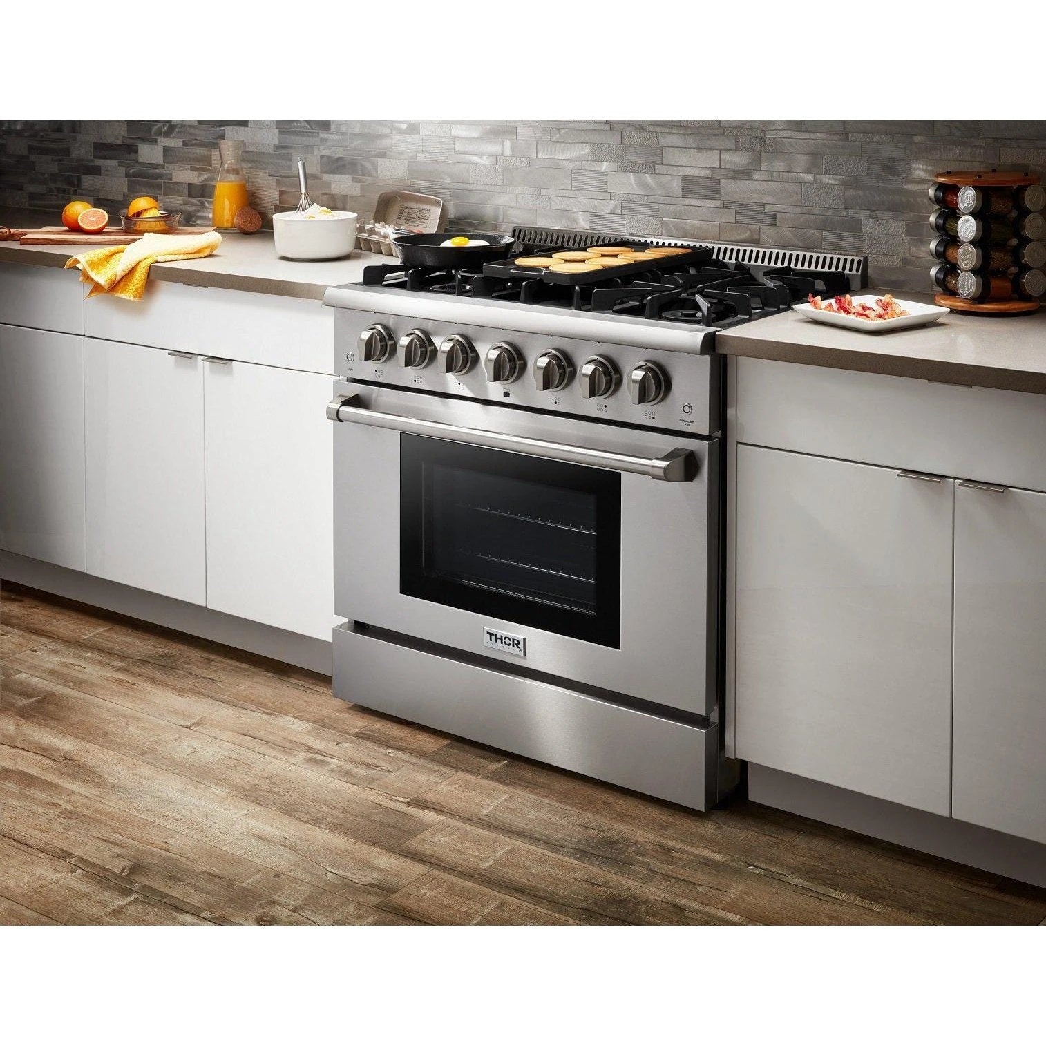 Thor Kitchen 36 in. Professional Natural Gas Range in Stainless Steel - HRG3618U